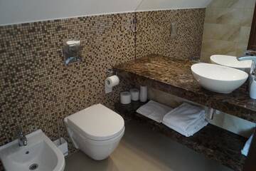Фото номера Люкс с кроватью размера &quot;king-size&quot; и джакузи Отель Hotel Viwaldi г. Baruchowo 6